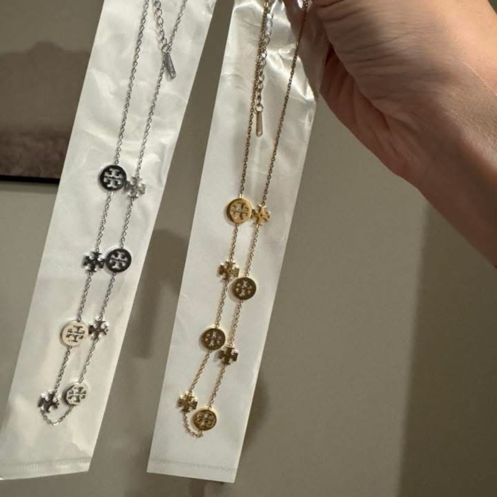 Elegant Silver necklace